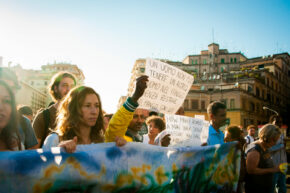 Innovative strategies against exclusionary narratives: the case of Italy
